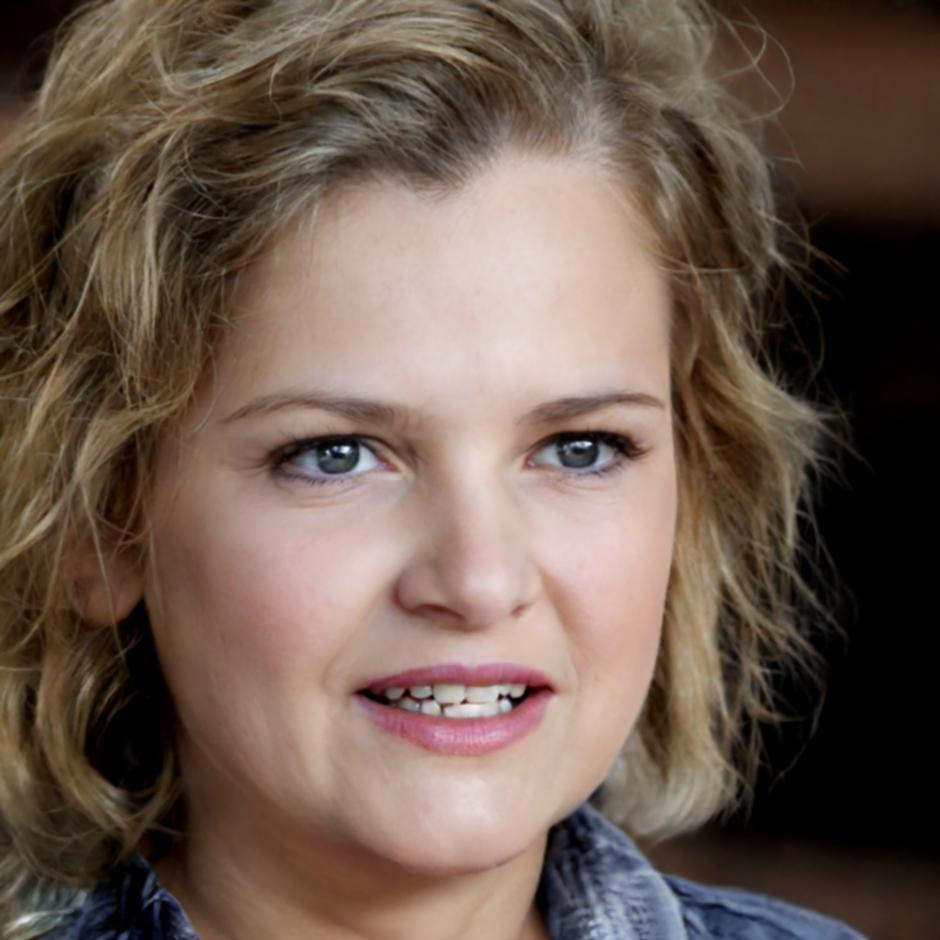 Portrait professionnel d'Orlane Berthier, directrice stratégique chez xaloraaxiva